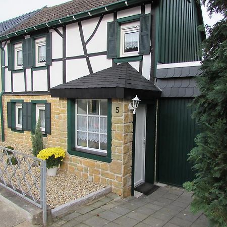 Eifel Quartier Ferienhaus Мехерних Экстерьер фото